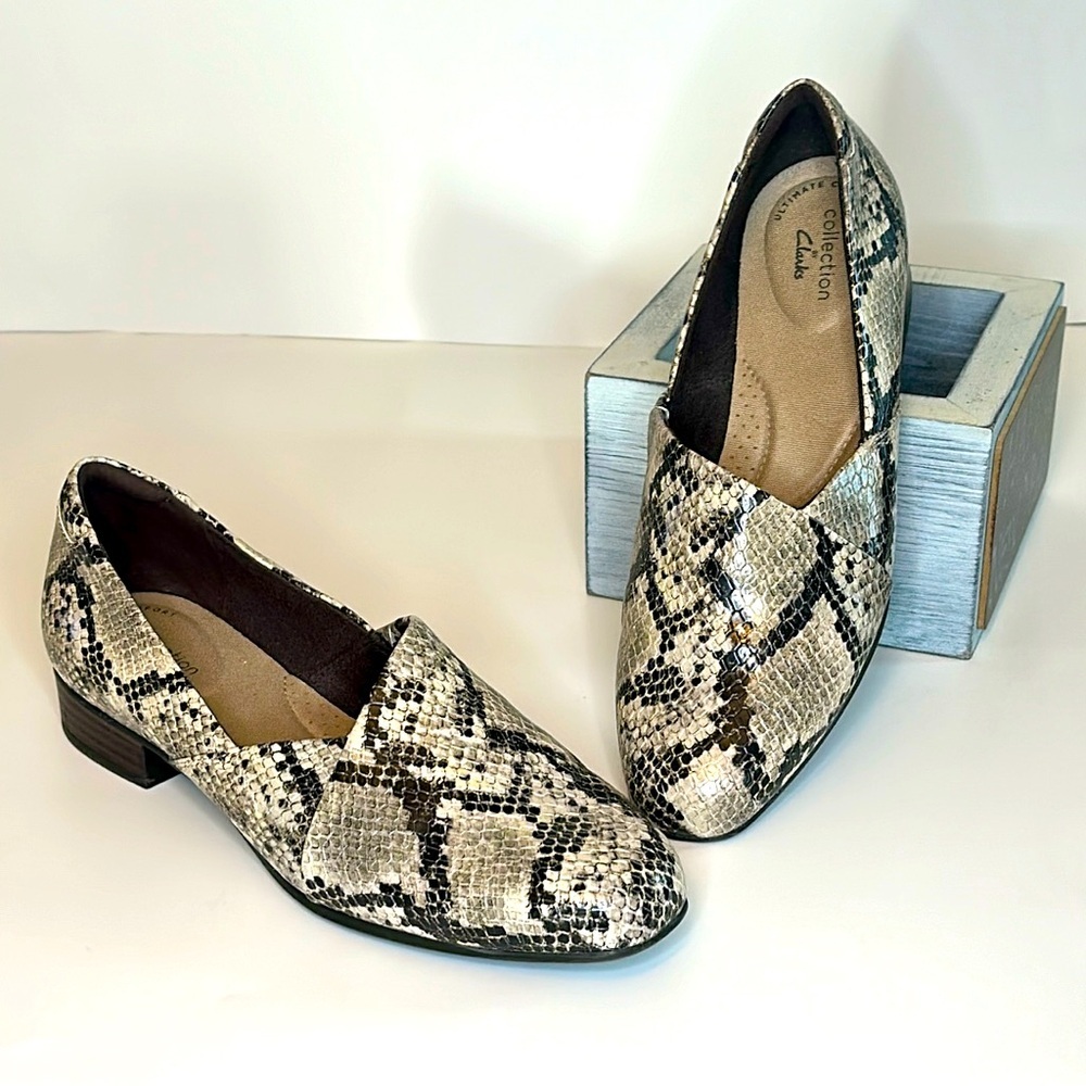 Clark's Collection Juliet Snakeskin Palm flats size 7.5
